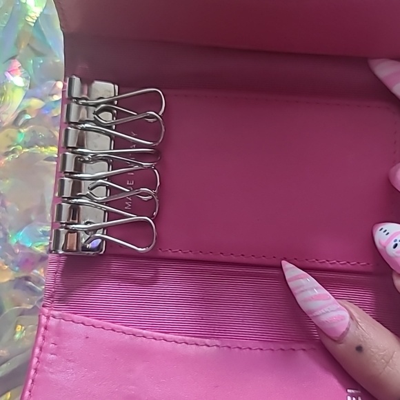 Chanel Quilted Pink Key Holder/card holder with silver interlocking C logo. - Picture 11 of 12